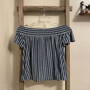American Eagle Outfitters Off the Shoulder Top 💙